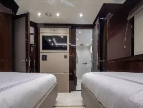 50 - Twin Cabin