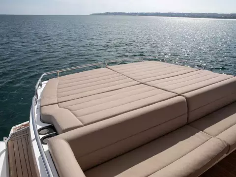 18 -  Aft Sun Pad