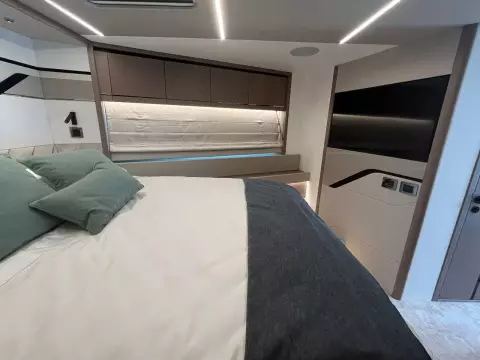 30 - VIP Cabin