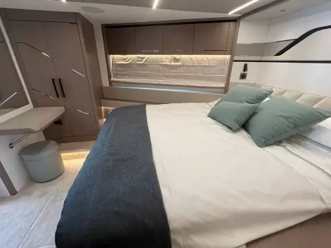 29 - VIP Cabin