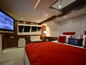 27 - Master Cabin