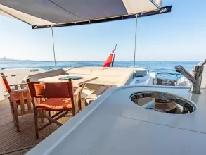 9 - Aft Cockpit