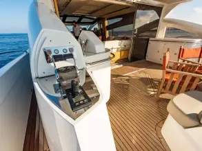 10 - Aft Cockpit
