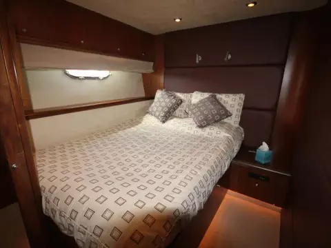 32 - Double Cabin