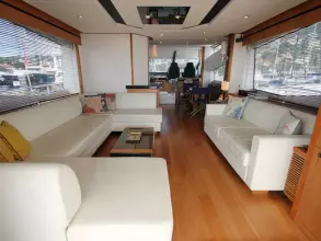 14 - Saloon