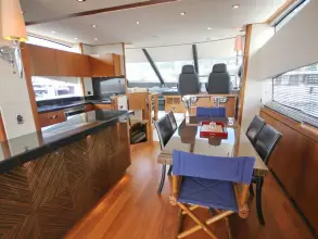 17 - Saloon & Dining