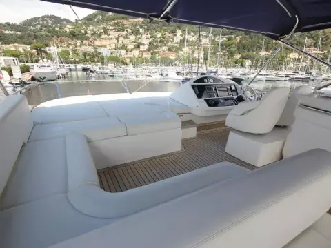 4 - Flybridge