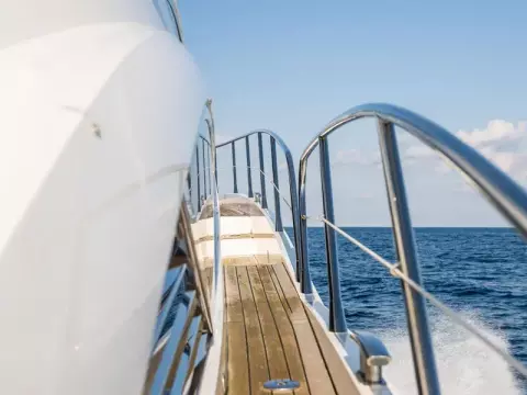 11 - Side Deck