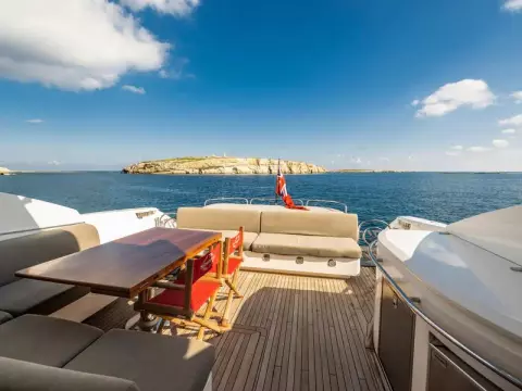 15 - Aft Cockpit