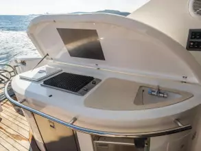 16 - Aft Cockpit Wet Bar