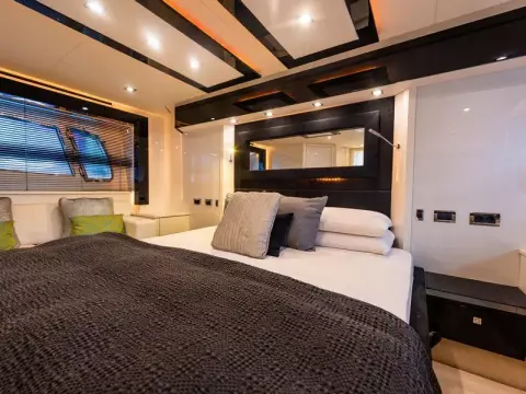 27 - Master Cabin