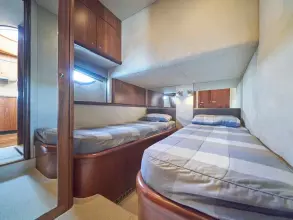 28 - Twin Cabin