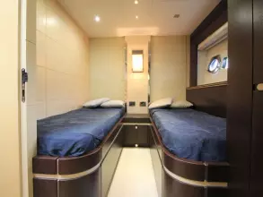 23 - Twin Cabin