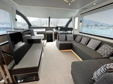 11 - Saloon
