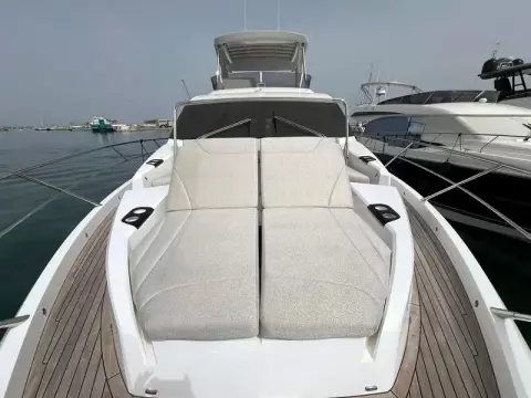 6 - Foredeck