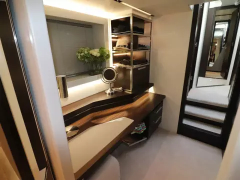 21 - Master Cabin
