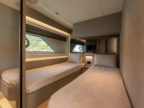 19 - Twin Cabin