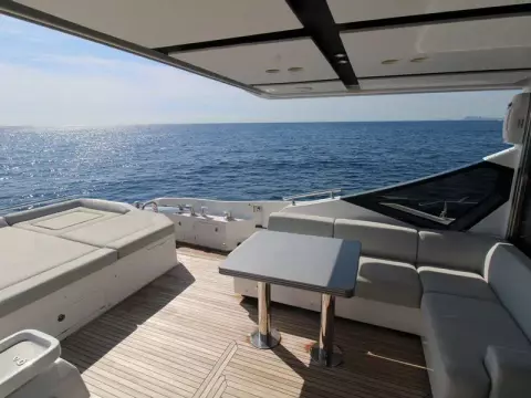 11 - Aft Cockpit