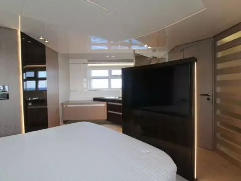 25 - Master Cabin