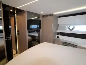 28 - VIP Cabin