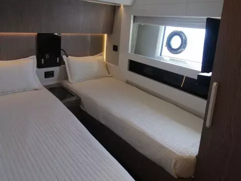 30 - Twin Cabin