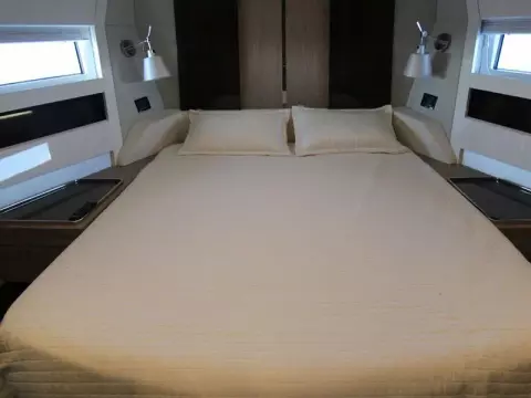 27 - VIP Cabin