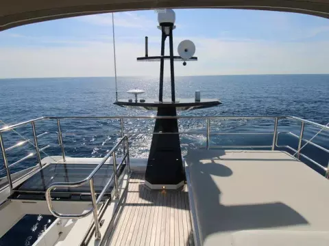 4 - Flybridge