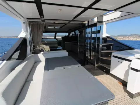 10 - Aft Cockpit