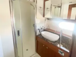 11 - Master Cabin En Suite