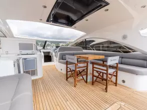12 - Cockpit