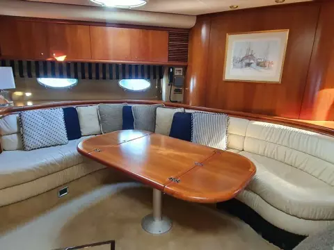 15 - Saloon