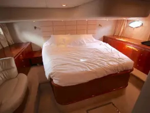 15 - Main Cabin