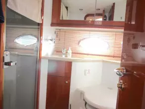 16 - Master Cabin En Suite