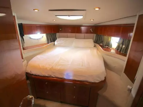 17 - VIP Cabin