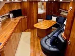 15 - Saloon