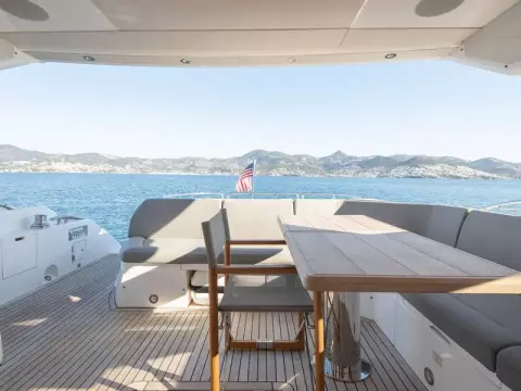18 - Aft Cokcpit