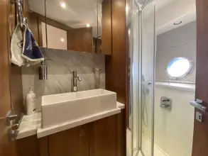 33 - VIP Cabin En Suite