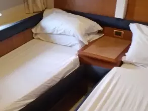 11 - Twin Cabin