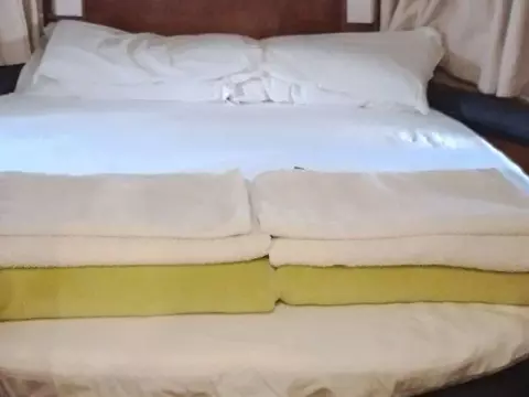 10 - VIP Cabin
