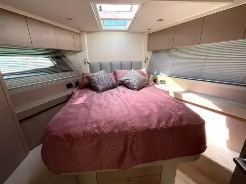 27 - VIP Cabin
