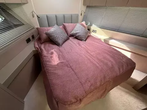 26 - VIP Cabin