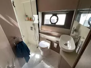 25 - Master Cabin En Suite