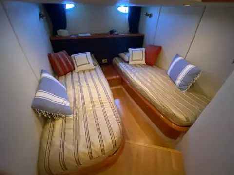18 - Twin Cabin