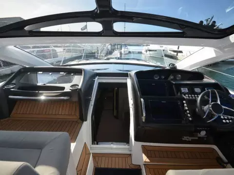10 - Cockpit Helm