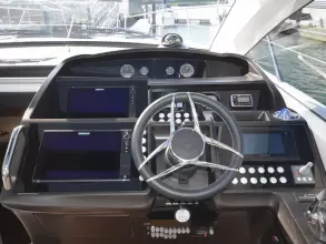 11 - Cockpit Helm
