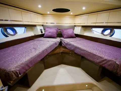 27 - VIP Cabin