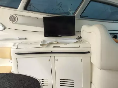 9 - Cockpit TV