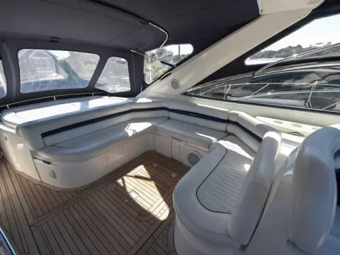 10 - Cockpit seating