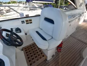 12 - Helm Seating