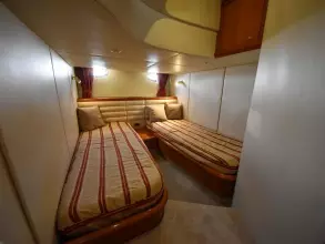 21 - Guest twin Cabin